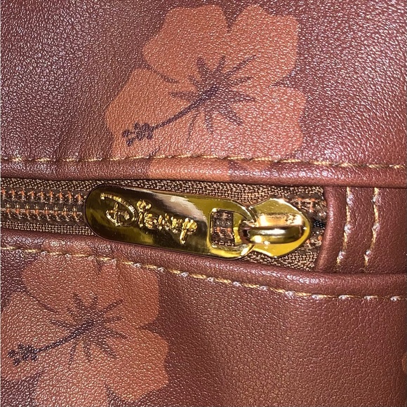 Bioworld Disney Stitch Wheeled Duffle Carry-On Travel Bag-NWT - Picture 11 of 13